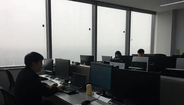 视频剪辑中如何选择适合的内容生产与传播策略？